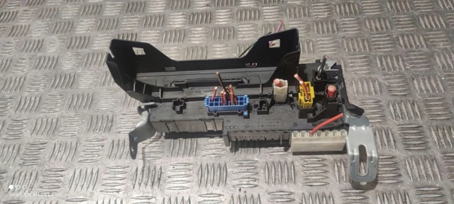 Реле стартера A0025422619 MERCEDES