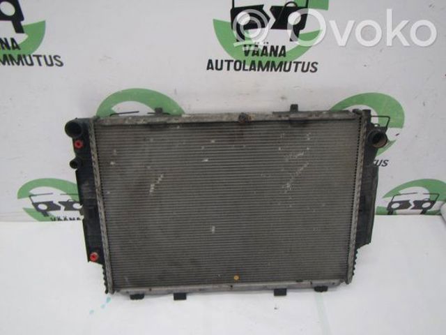 Радіатор охолодження двигуна A1405001403 MERCEDES