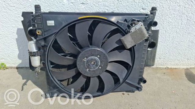 Дифузор радіатора охолодження, в зборі з мотором і крильчаткою A1635000293 MERCEDES