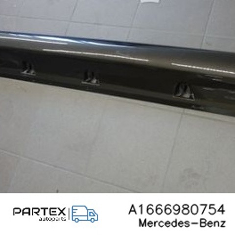 Накладка зовнішня (молдинг) порога, лівий A1666980754 MERCEDES