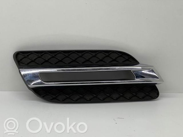 Решітка переднього бампера, ліва A1668842122 MERCEDES