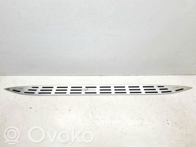Накладка підніжки A1676904702 MERCEDES