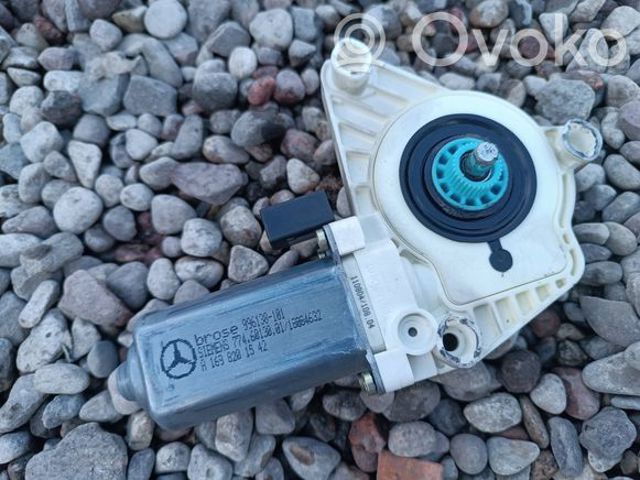 Двигун склопідіймача двері передньої, лівої A1698201542 MERCEDES