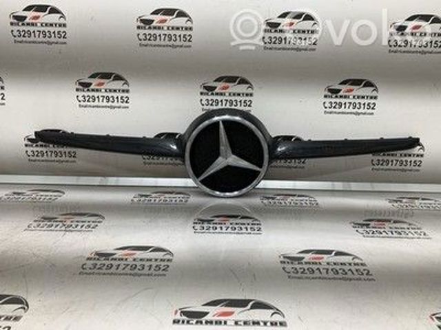 Решітка радіатора A1768880085 MERCEDES