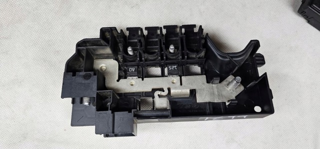 Коробка запобіжників A1775404307 MERCEDES