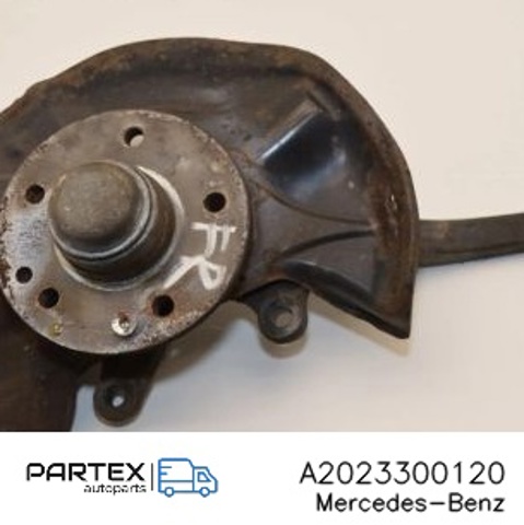 Цапфа поворотна права A2023300120 MERCEDES