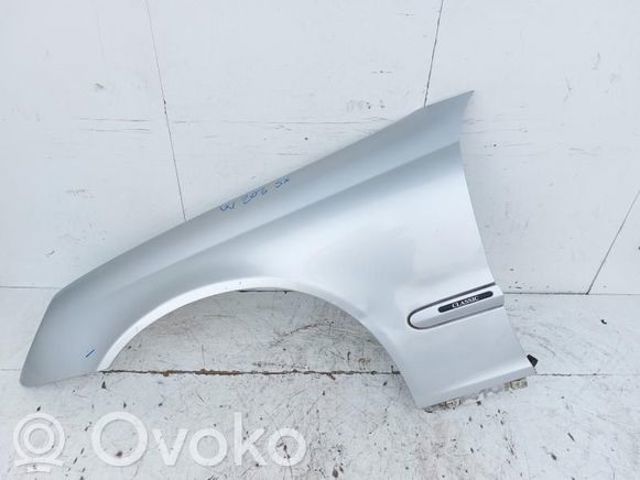 Переднє ліве крило A2038800118 MERCEDES