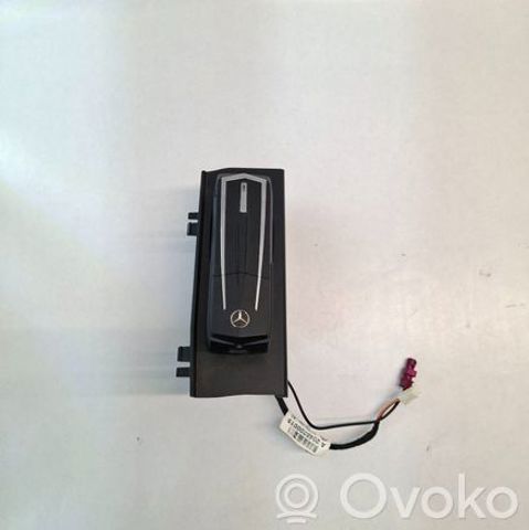 Блок керування Bluetooth A2048200535 MERCEDES