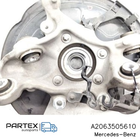 Цапфа поворотна права A2063505610 MERCEDES