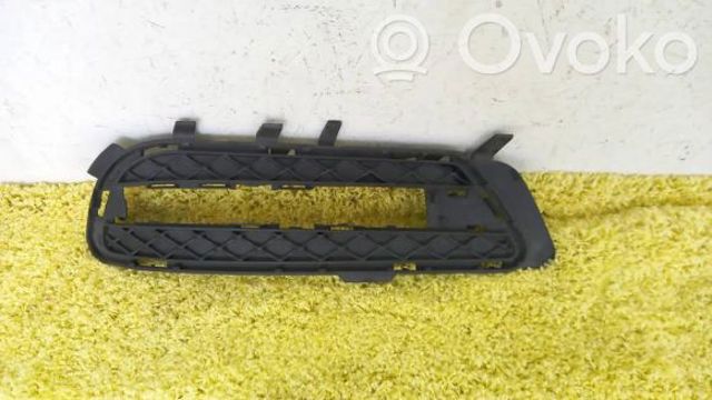 Заглушка ПТФ бампера переднього права A2128851623 MERCEDES