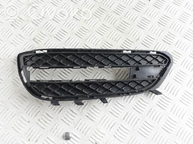 Решітка протитуманних фар ліва A2128851723 MERCEDES