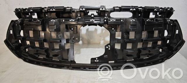 Кронштейн решітки радіатора A2438880000 MERCEDES