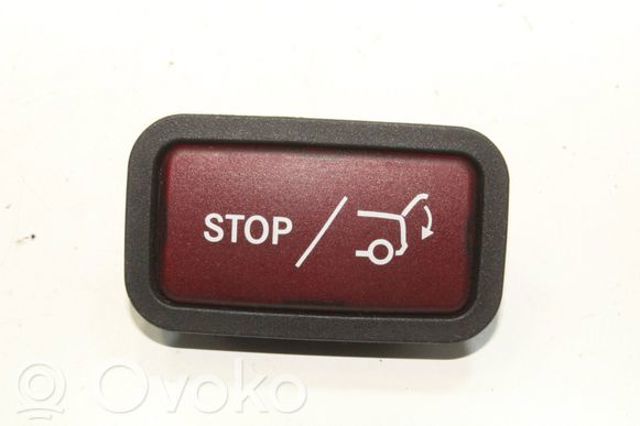 Кнопка приводу замка 3/5 дверей (ляди) / кришки багажника A2468210151 MERCEDES