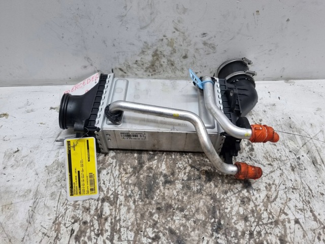 Охолоджувач наддувочного повітря A2740900414 MERCEDES