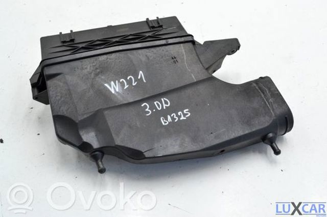 Корпус повітряного фільтра, правий A6420904401 MERCEDES