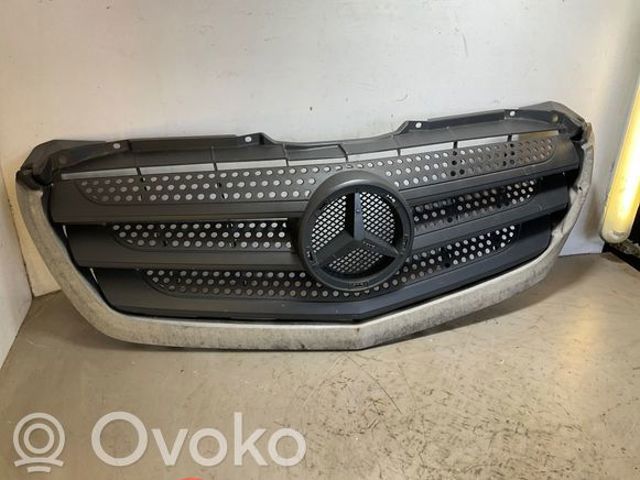 Решітка A9068800785 MERCEDES