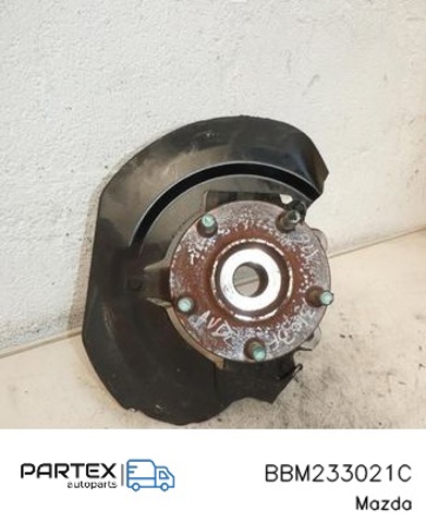 Цапфа поворотна права BBM233021C MAZDA
