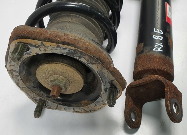Амортизатори передні F15734700C MAZDA
