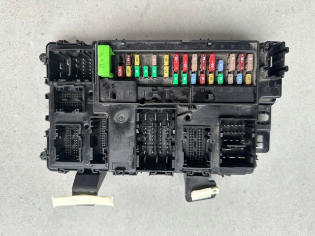 Корпус запобіжників GK2T15604FAJ FORD