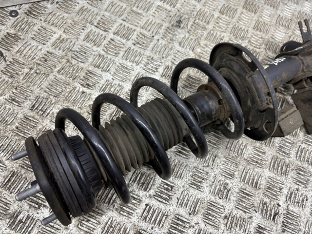 Амортизатори задні KB8T34700 MAZDA