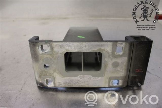 Підсилювач бампера переднього LR034394 LAND ROVER