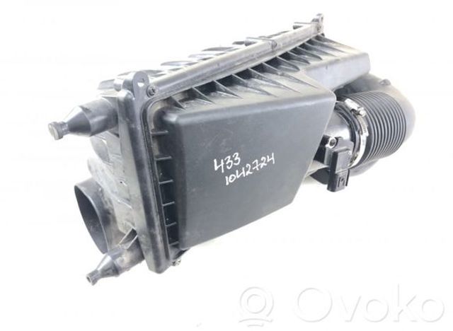 Корпус повітряного фільтра, правий LR036425 LAND ROVER