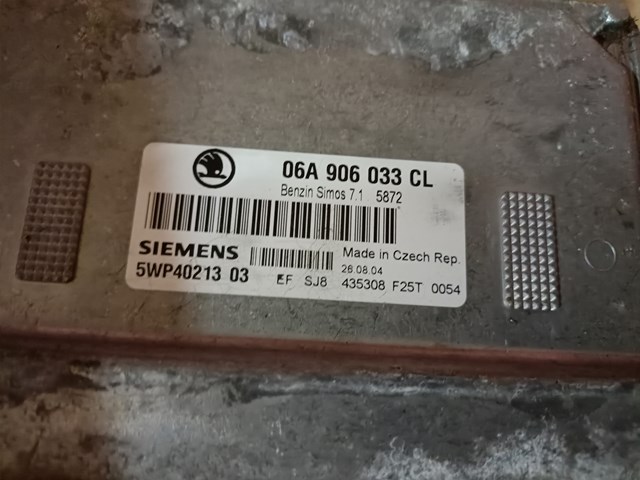 Модуль управління двигуном 06A906033CL VAG