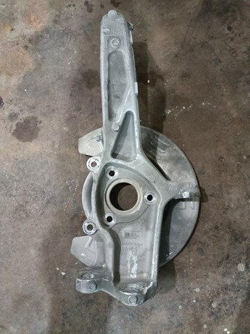 Кулак поворотний передній лівий 104431100E Tesla Model