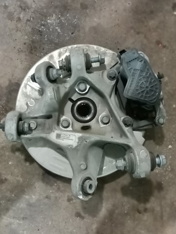 Кулак поворотний правий 104441600G TESLA