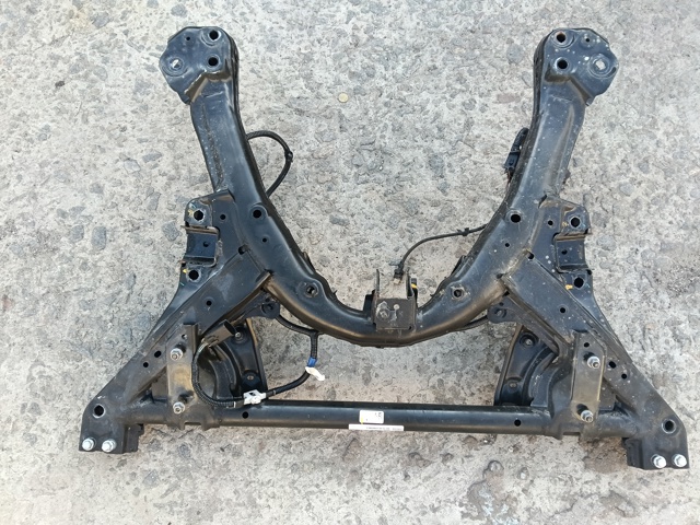 Передня балка 104453100C TESLA