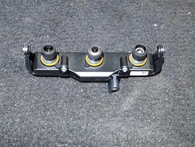 Камера заднього виду 114374600D Tesla Model