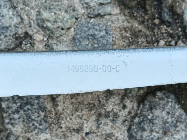 Завіс капота, правий 149626800C TESLA