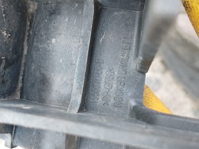 Кронштейн зовнішньої накладки лівого порога 155537600B TESLA