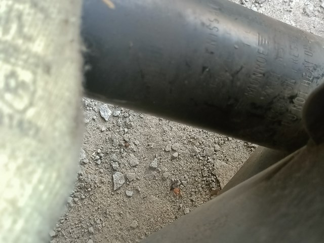 Циліндр підвіски 562005X01B NISSAN