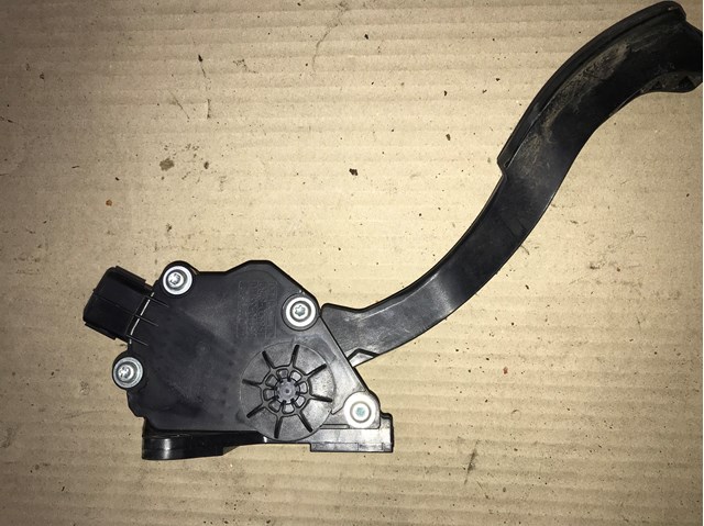 Педаль газу (акселератора) 7811033110 TOYOTA