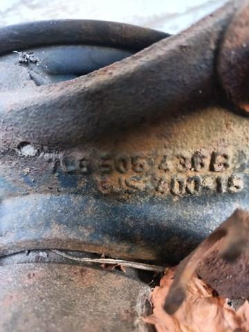 Цапфа - поворотний кулак заднім виходом, 7L6505436B VAG