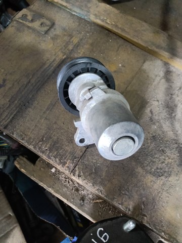 Натягувач приводного ременя LFG115980C MAZDA