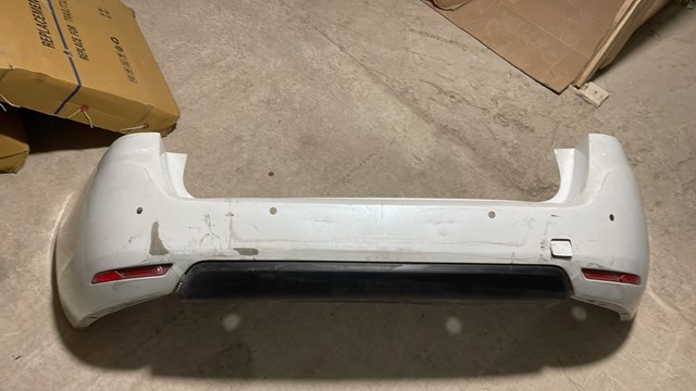 Кожух бампера заднього 1611608880 PEUGEOT