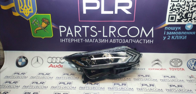 Фара передня права 26010HV00A NISSAN