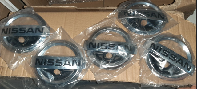 Емблема на решітку радіатора 628904BA0A NISSAN