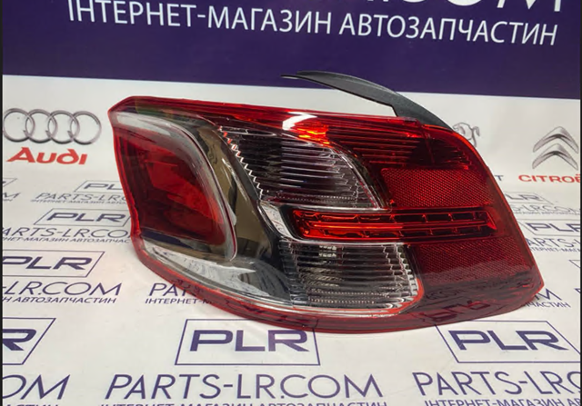 Задня ліва фара 9674807780 PEUGEOT