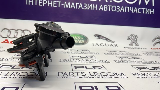 Кришка клапанна LR022304 LAND ROVER