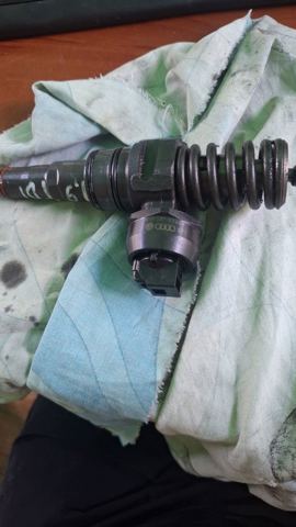 Форсунка дизельна в зборі, розпилювач + тримач 038130073BN BOSCH