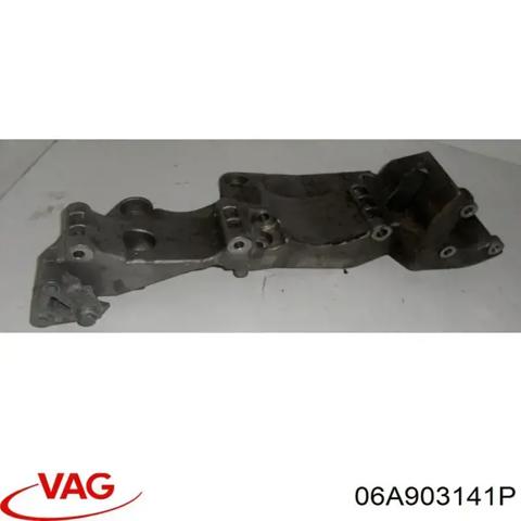 Кронштейн генератора (натяжний) 06A903141P VAG