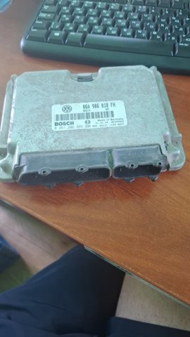 Блок електронного управління 06A906018FH VAG
