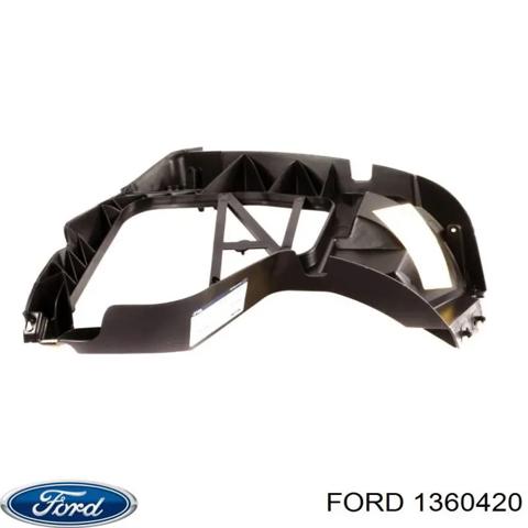 Кронштейн бампера заднього, правий 1360420 FORD