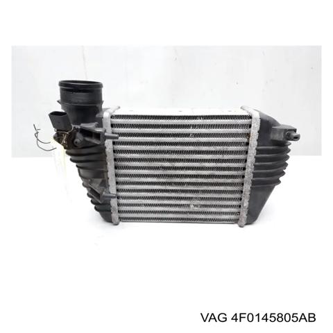 Охолоджувач наддувочного повітря 4F0145805AB VAG
