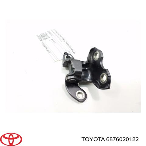 Дверний шарнір задній лівий 6876020122 TOYOTA