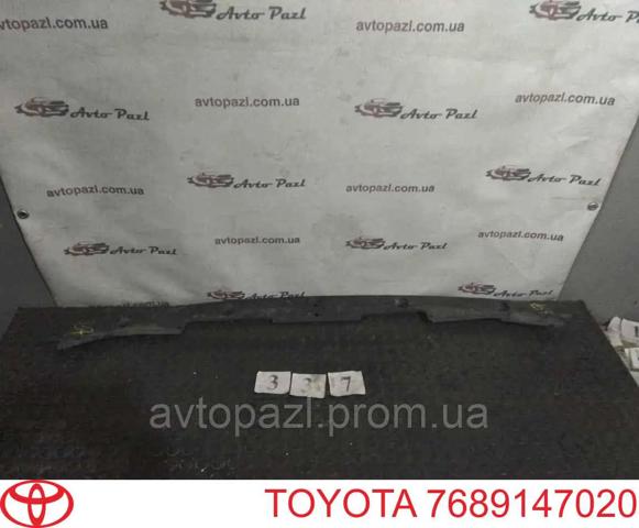 Фартух заднього бампера 7689147020 TOYOTA