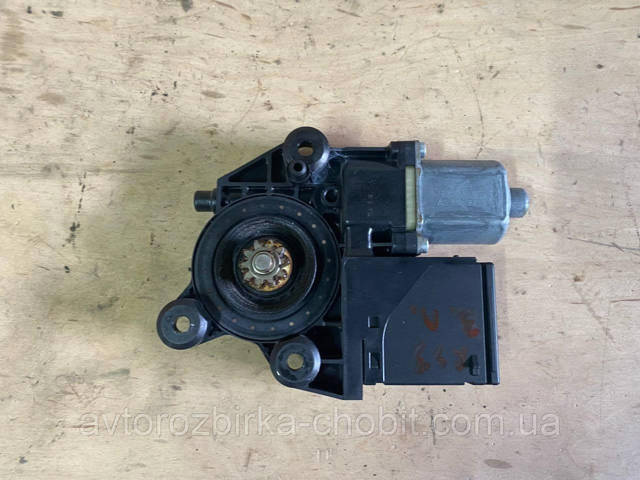 Мотор склопідйомника дверей задніх, лівих 807310004R RENAULT